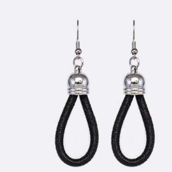 Magnetic Layered Cord Collar Statement Necklace - Picture 4 of 6